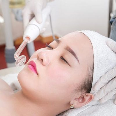 điều trị mụn tại spa mất bao nhiêu tiền