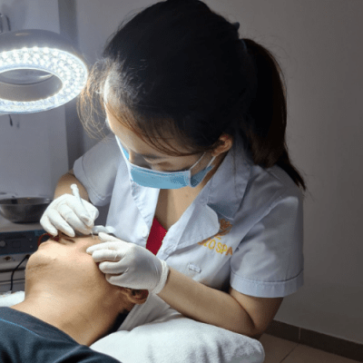 nặn mụn có bị thâm không
